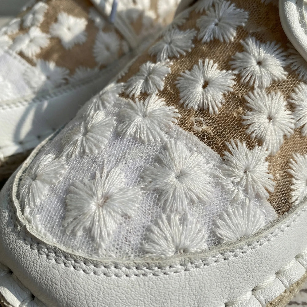 Blossomex - Embroidered Lace-Up Women's Sneaker