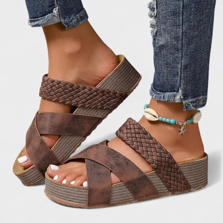 Alivia Women&