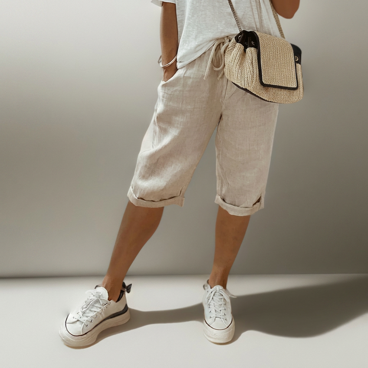 Loose-fitting shorts with drawstring