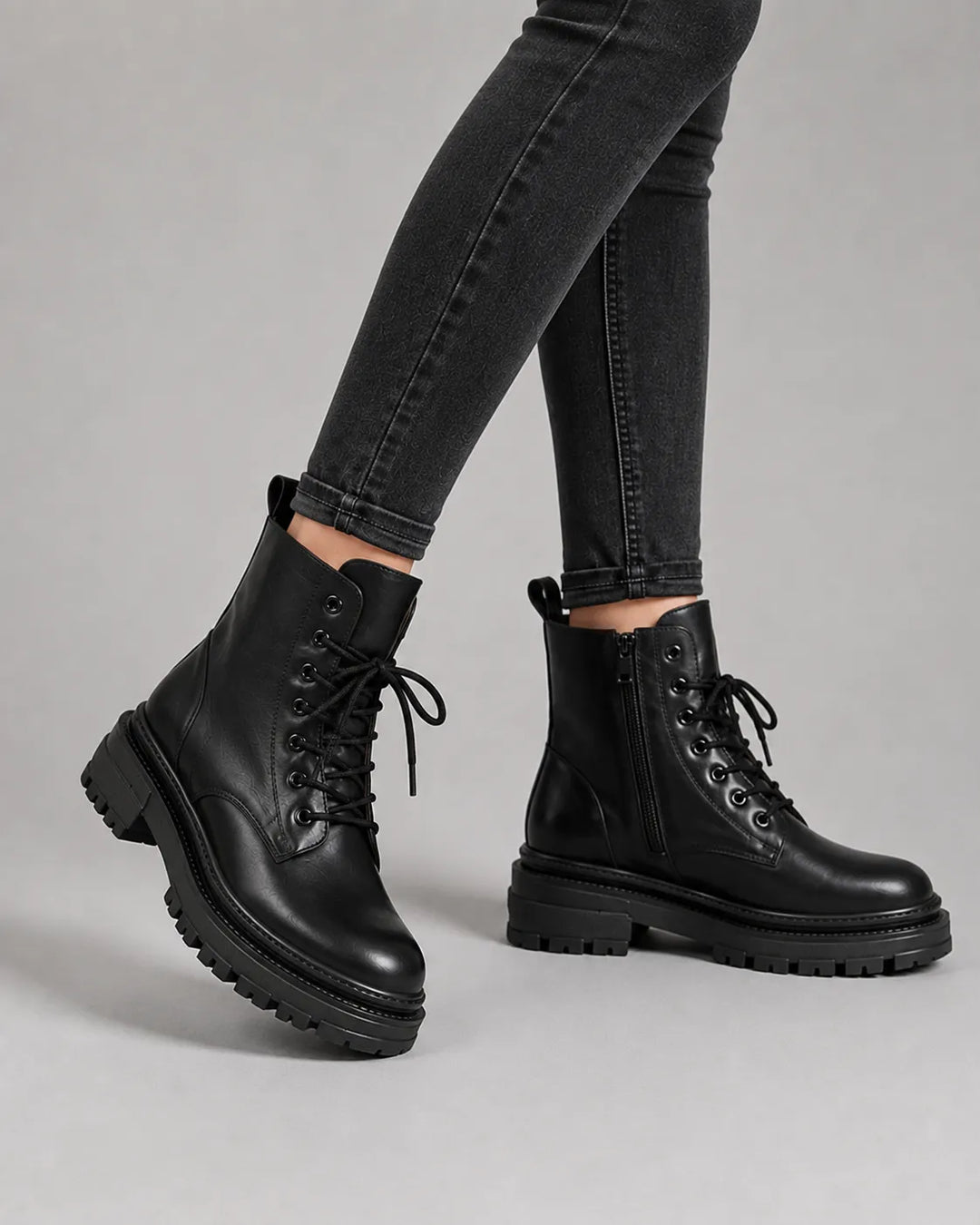 Roberta Women's Lace-Up Ankle Snow Boots